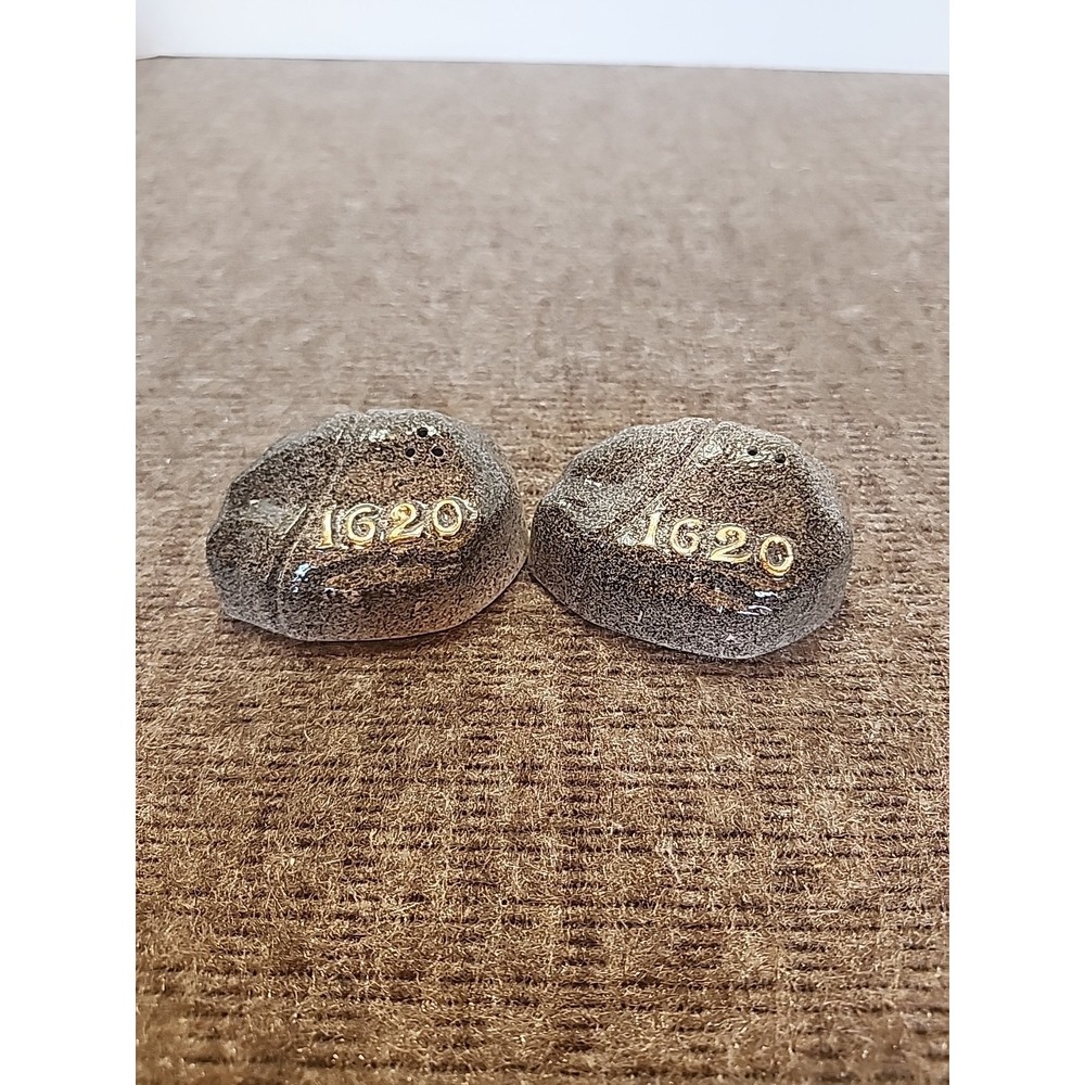 Plymouth Rock 1620 Ceramic Salt And Pepper Shakers  Made‎ In Japan